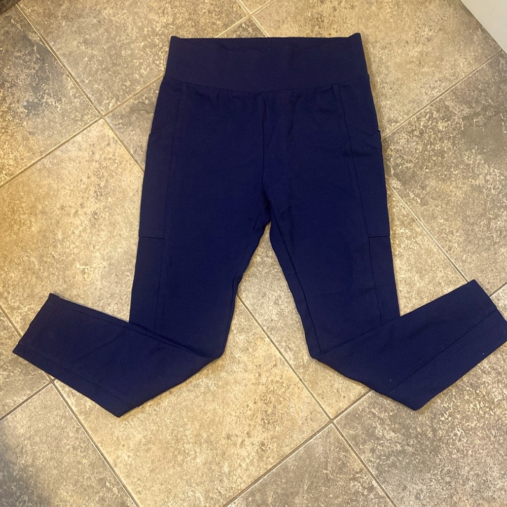 Lou & Grey Point Pocket leggings, navy blue, never worn